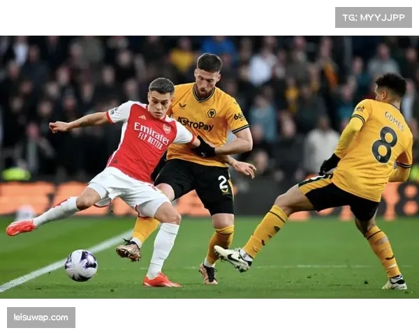 特写:狼队小将因打入英超处子球,赛后与看台上患病的母亲相拥而泣